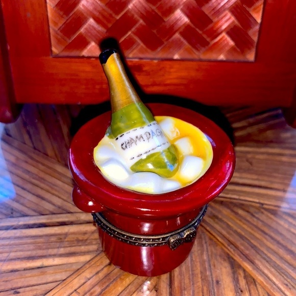 Mini Ceramic Champagne Ice Bucket Ring Box Unique Gift for Valentine Proposal - Picture 1 of 13
